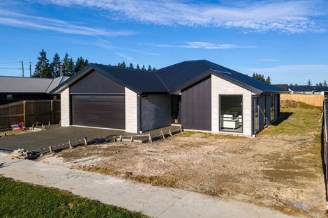 Photo of property in 5 Arrowsmith Drive, Clover Park, Auckland, 2019