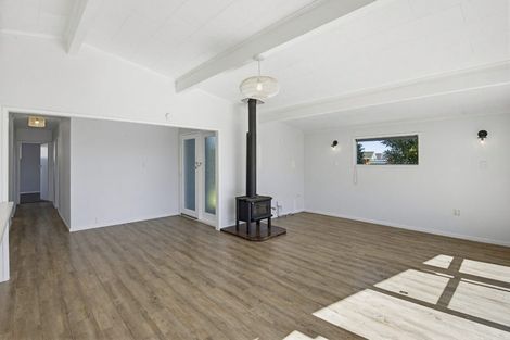 Photo of property in 32 Sylvan Avenue, Waikanae, 5036