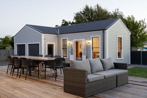 Photo of property in 260-262 High Street North, Carterton, 5713