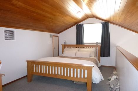 Photo of property in 2/24 Nigel Road, Browns Bay, Auckland, 0630