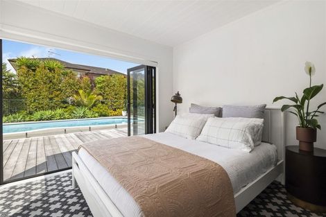 Photo of property in 9 Quebec Road, Milford, Auckland, 0620