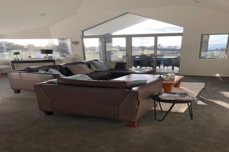 Photo of property in 2/40 Kowhai Road, Campbells Bay, Auckland, 0630