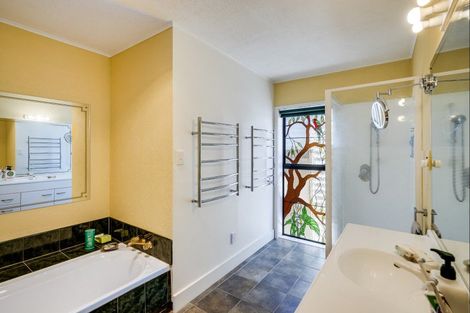 Photo of property in 38 Napier Terrace, Hospital Hill, Napier, 4110