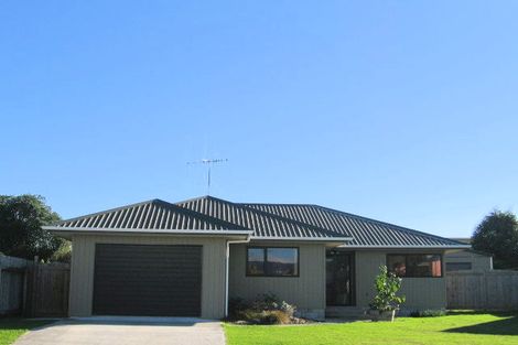 Photo of property in 73 Norfolk Crescent, Otaki Beach, Otaki, 5512
