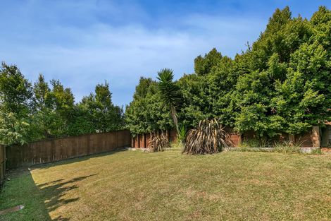 Photo of property in 24 Claverdon Drive, Massey, Auckland, 0614