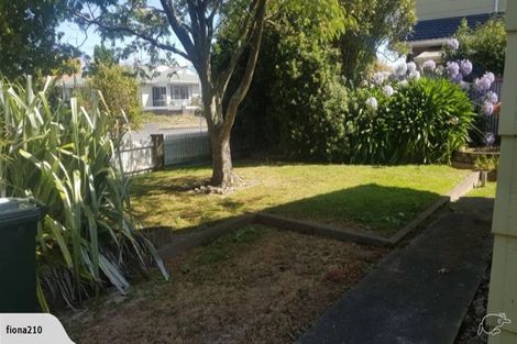 Photo of property in 16 Pencarrow Street, Highbury, Palmerston North, 4412