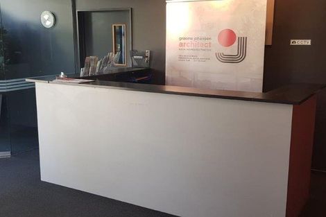 Photo of property in 1/108 Lincoln Road, Henderson, Auckland, 0610