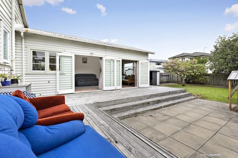 Photo of property in 16 Lonsdale Crescent, Rongotai, Wellington, 6022