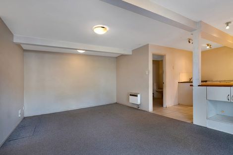 Photo of property in 13 Halcombe Place, Green Bay, Auckland, 0604