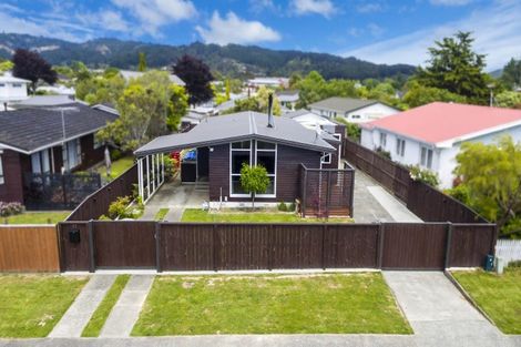 Photo of property in 27 Kiwi Street, Heretaunga, Upper Hutt, 5018