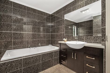 Photo of property in 224 Alec Craig Way, Gulf Harbour, Whangaparaoa, 0930