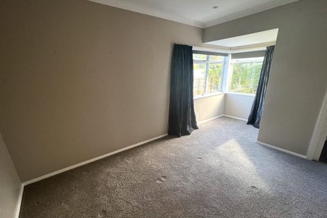 Photo of property in 28 Singers Road, Korokoro, Lower Hutt, 5012