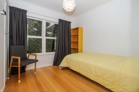 Photo of property in 2/1 Hythe Terrace, Mairangi Bay, Auckland, 0630
