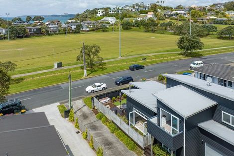 Photo of property in 11 William Bayes Place, Red Beach, 0932