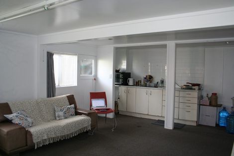 Photo of property in 17 Holland Road, Hillcrest, Auckland, 0627