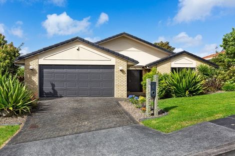 Photo of property in 34 Fleetwood Drive, Henderson, Auckland, 0612