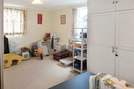 Photo of property in 31 Nash Parade, Foxton Beach, Foxton, 4815