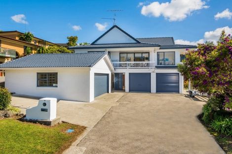 Photo of property in 129 Stapleford Crescent, Browns Bay, Auckland, 0630