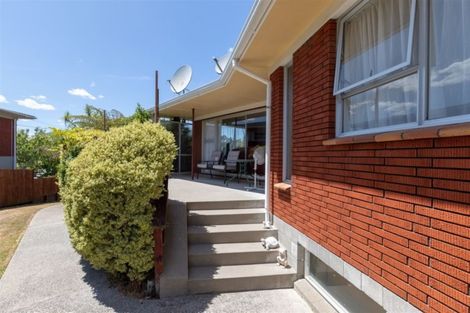 Photo of property in 27 Acacia Crescent, Glenview, Hamilton, 3206