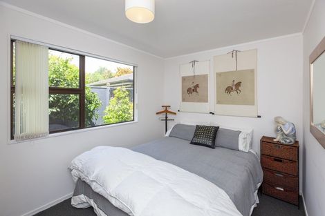 Photo of property in 15a Rosebank Grove, Waikanae, 5036