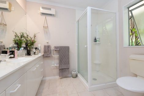 Photo of property in 7 Pajaro Place, Golflands, Auckland, 2013