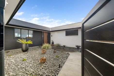 Photo of property in 11 Midsummer Avenue, Stratford, 4332