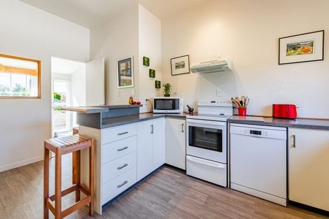 Photo of property in 607 Blockhouse Bay Road, Blockhouse Bay, Auckland, 0600