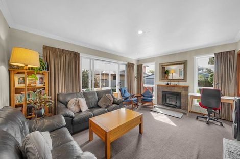 Photo of property in 32 Coniston Avenue, Ilam, Christchurch, 8041