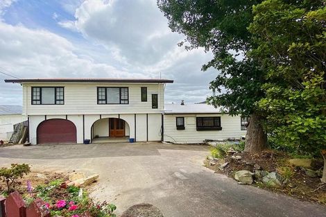 Photo of property in 15 Whaka Street, Maungaturoto, 0520