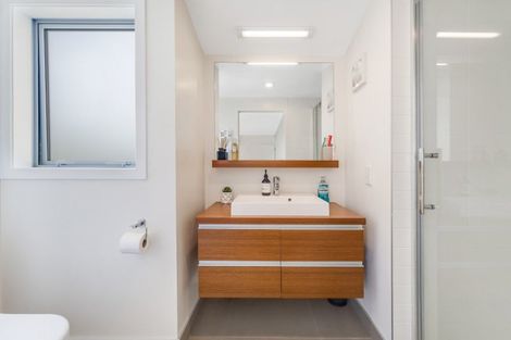 Photo of property in 9 Shelly Beach Parade, Cockle Bay, Auckland, 2014