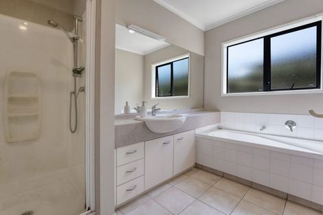 Photo of property in 13 Kristin Lane, Albany, Auckland, 0632