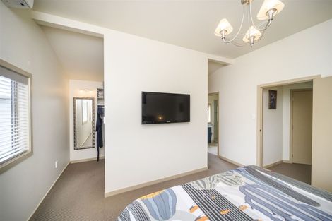 Photo of property in 394 College Street, Hokowhitu, Palmerston North, 4410