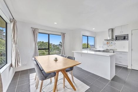 Photo of property in 364a Glenfield Road, Glenfield, Auckland, 0629