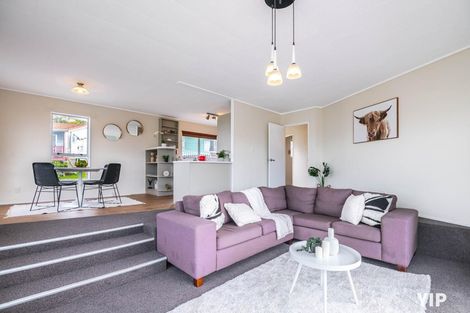 Photo of property in 21 Sunhaven Drive, Newlands, Wellington, 6037