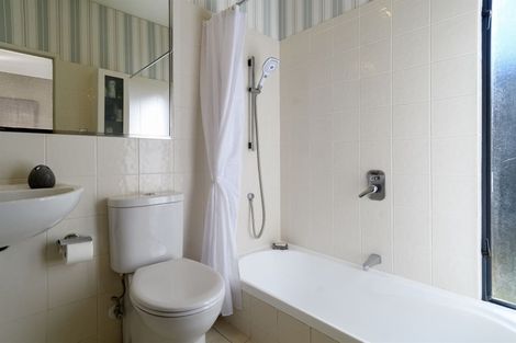 Photo of property in 28 Seaview Road, Otumoetai, Tauranga, 3110