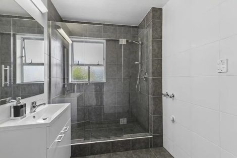 Photo of property in Standen Court, 1/90 Karori Road, Karori, Wellington, 6012