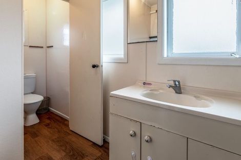 Photo of property in 5 Shamrock Lane, Te Atatu Peninsula, Auckland, 0610