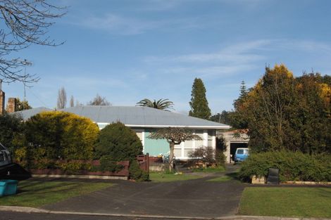 Photo of property in 8 Sutton Crescent, Hillcrest, Hamilton, 3216