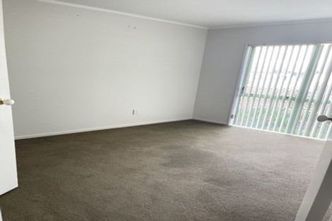 Photo of property in 38 Harbour Lights Close, West Harbour, Auckland, 0618