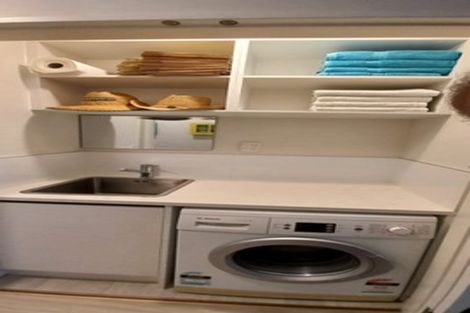 Photo of property in 2 Meenas Place, Cable Bay, 0420