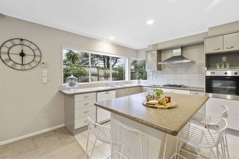 Photo of property in 17 Carousel Crescent, East Tamaki Heights, Auckland, 2016