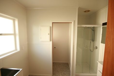 Photo of property in 64a Clayburn Road, Glen Eden, Auckland, 0602