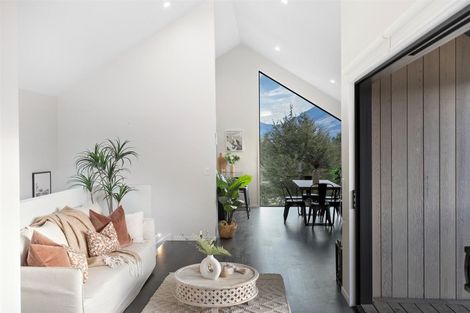 Photo of property in 21 Soudley Court, Jacks Point, Queenstown, 9371