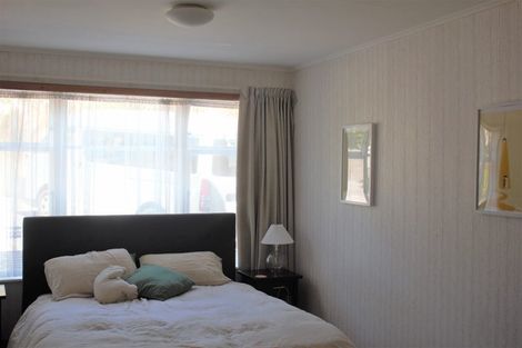 Photo of property in 34 Hungerford Road, Lyall Bay, Wellington, 6022