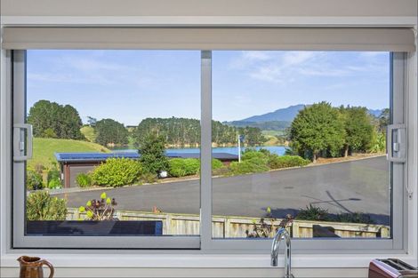 Photo of property in 2 Harakeke Place, Raglan, 3225