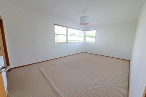 Photo of property in 5 South Pacific Place, Henderson, Auckland, 0612