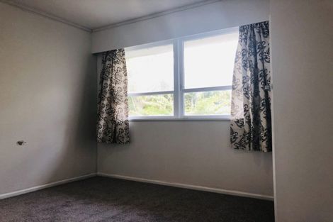 Photo of property in 8 Cheryl Place, Hillcrest, Auckland, 0627