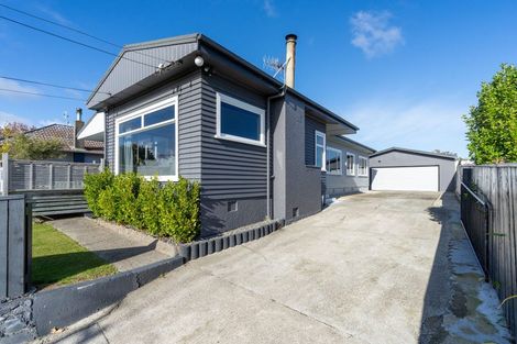Photo of property in 73 Kawiu Road, Levin, 5510