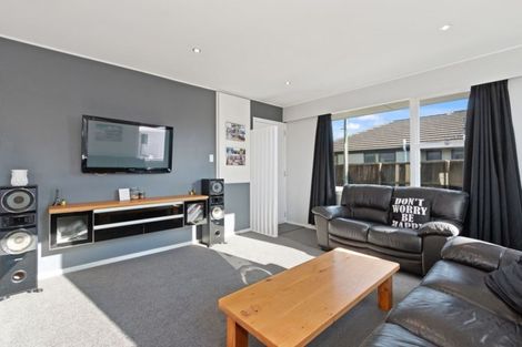 Photo of property in 2/182 Bowhill Road, New Brighton, Christchurch, 8083