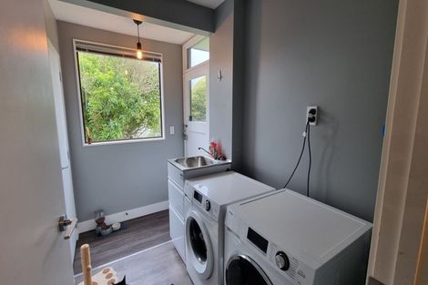 Photo of property in 4 Crown Hill, Titahi Bay, Porirua, 5022